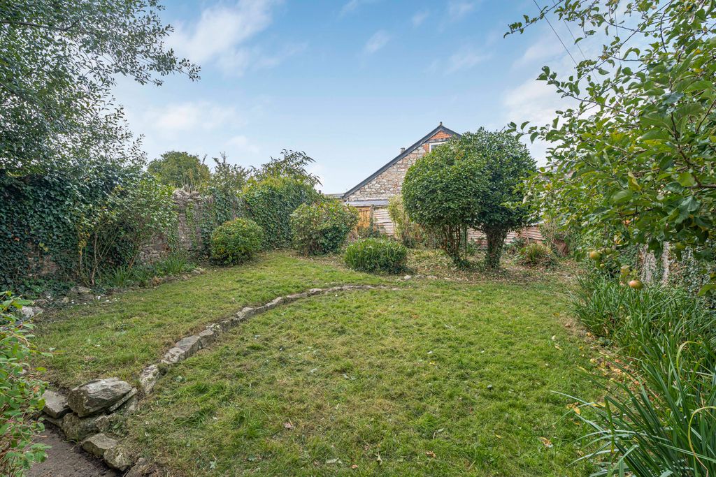 Property photo 3 of 14