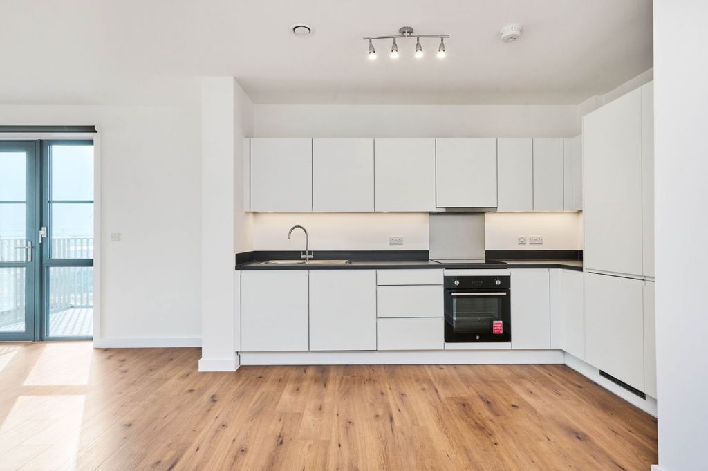 Property photo 2 of 15 Kfh_-_Transport_Hous