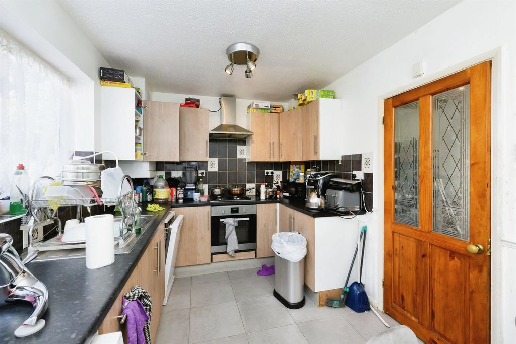 Property photo 2 of 16