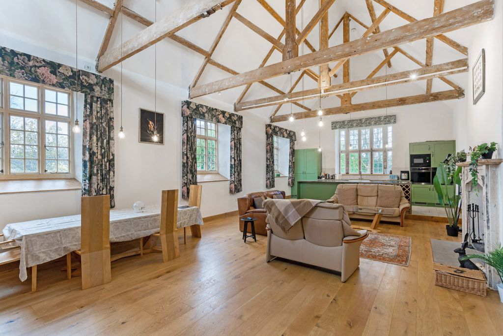 Property photo 2 of 15 Open Plan