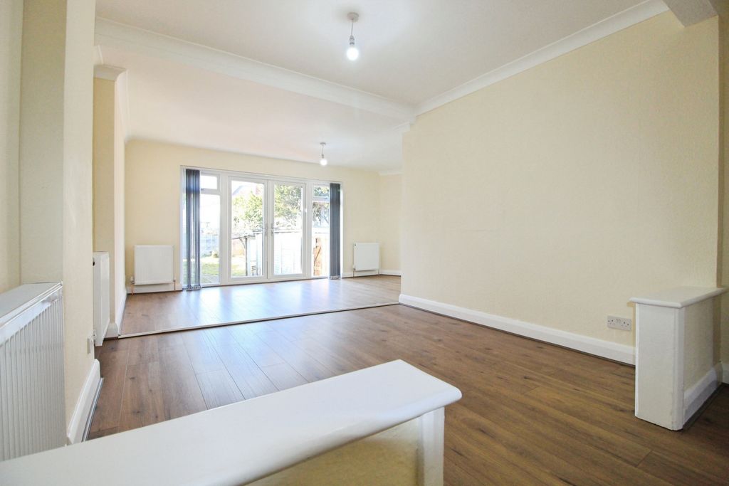 Property photo 3 of 20 Gallery