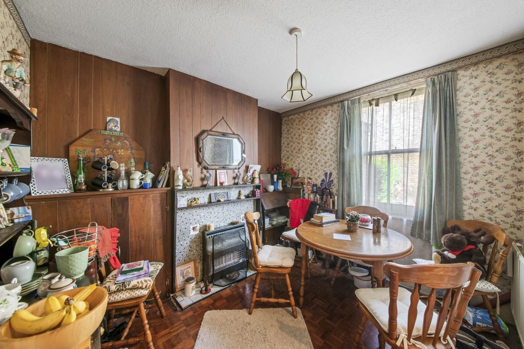 Property photo 3 of 11 Photo 4