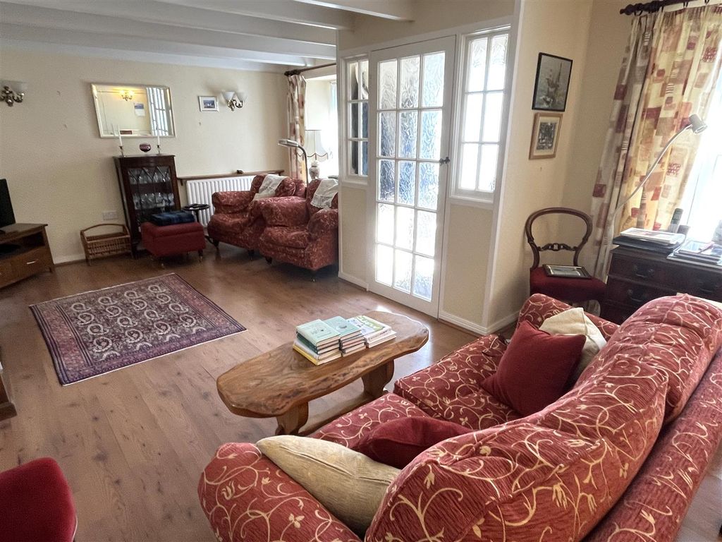 Property photo 3 of 14 Sitting Room.Jpg