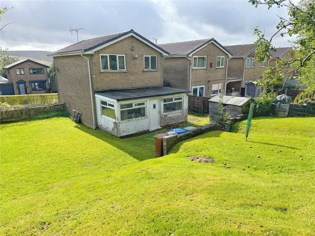 Property photo 2 of 18 Picture No. 08