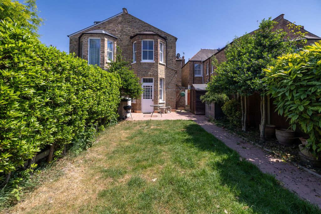 Property photo 1 of 8