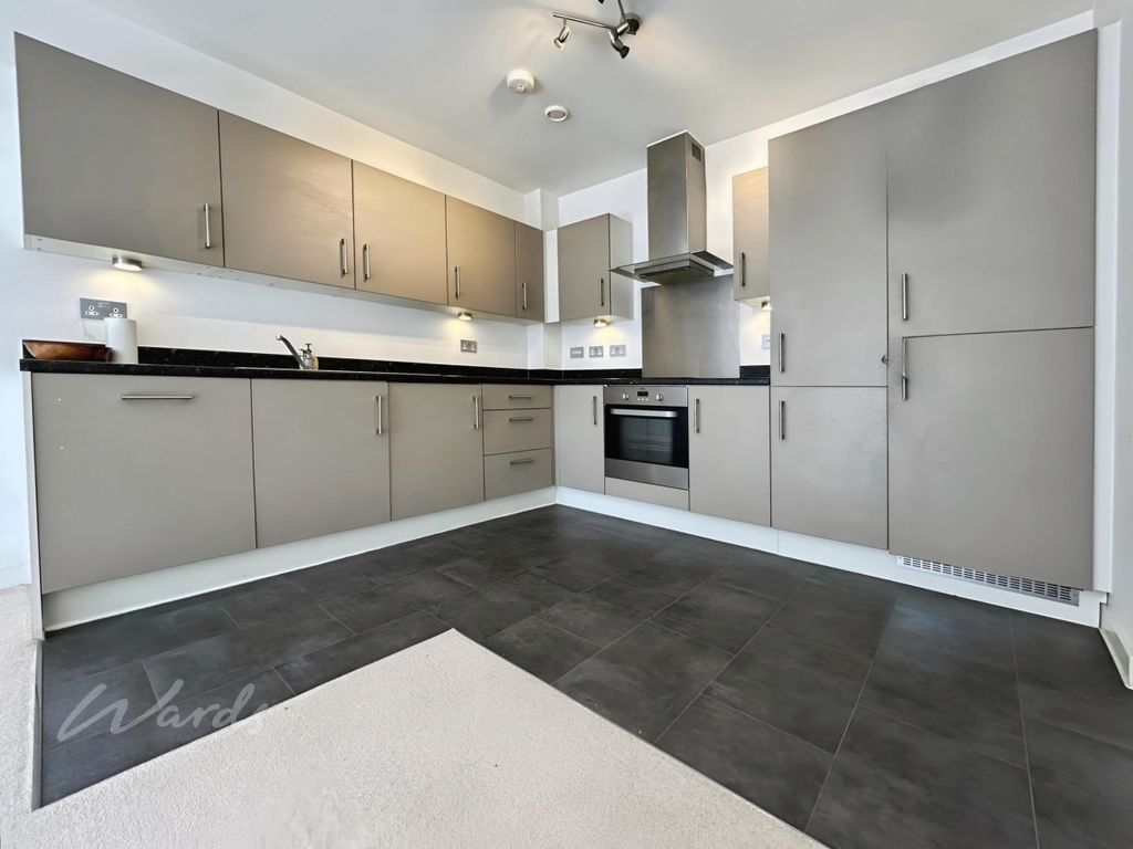 Property photo 2 of 10 Kitchen