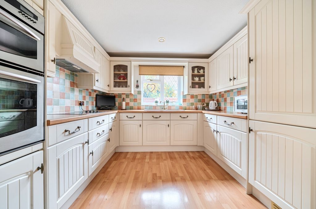 Property photo 3 of 24 1345500-14-68Afa5c2404F4