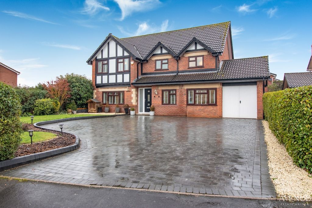 Property photo 1 of 35 4843701