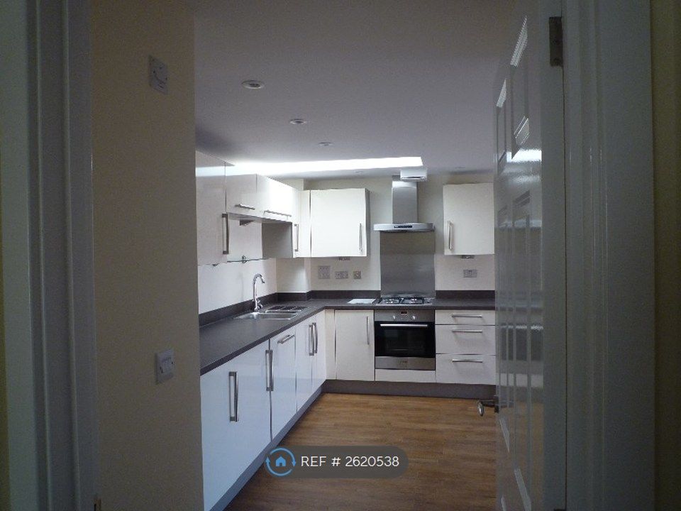 Property photo 2 of 9 Kitchen