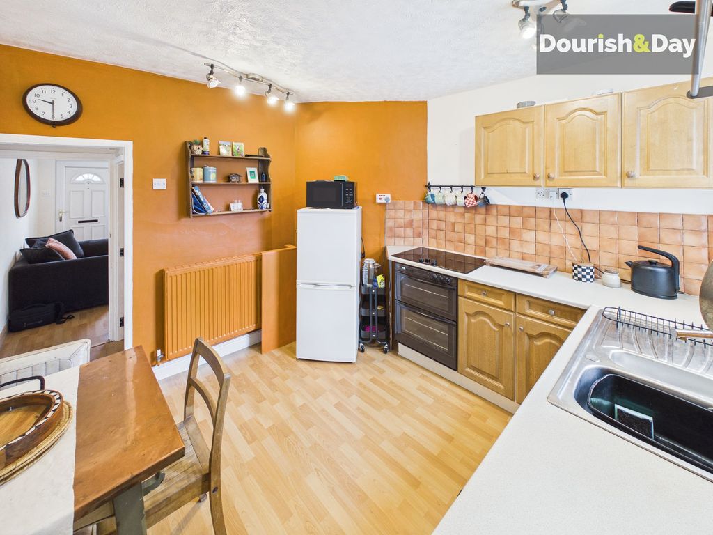 Property photo 3 of 8