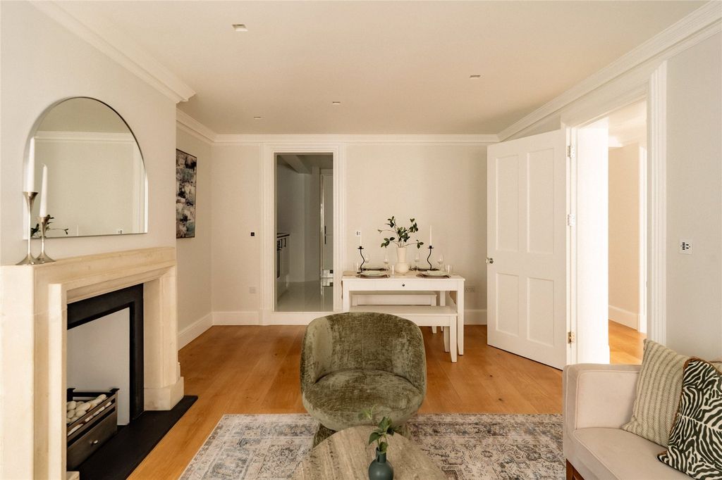 Property photo 3 of 17 Living Room