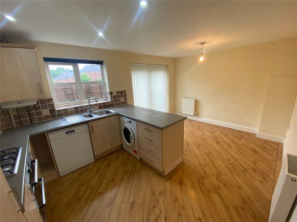 Property photo 3 of 13 Kitchen
