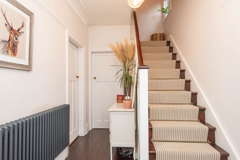 Property photo 2 of 29