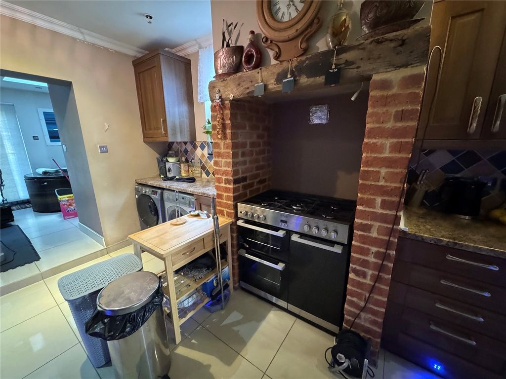 Property photo 1 of 9 Picture No. 25