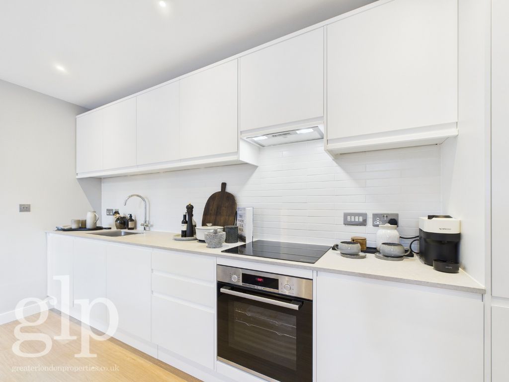 Property photo 2 of 11 4648535