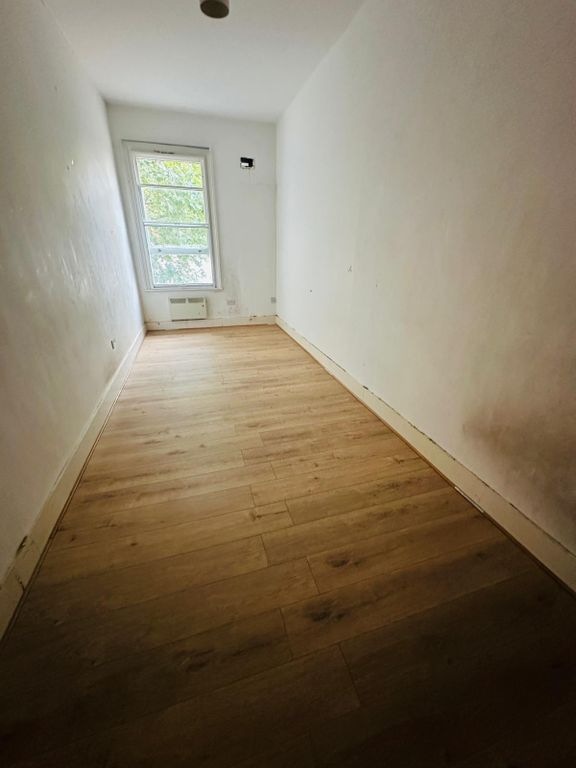 Property photo 3 of 6 Gallery
