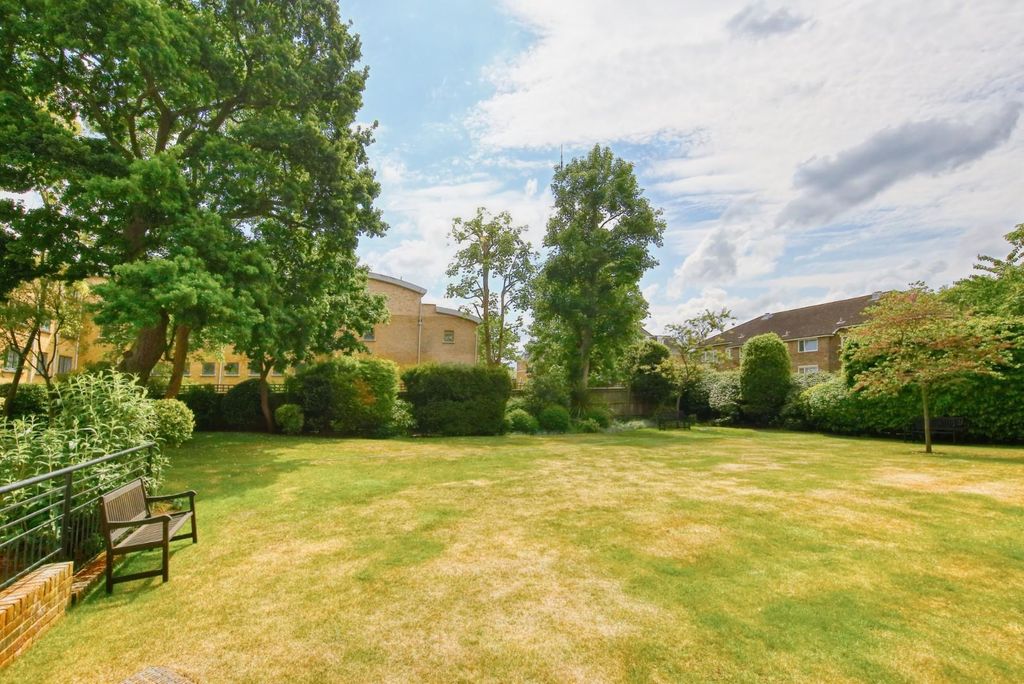Property photo 3 of 12 2O8A0960_Hdr.Jpg