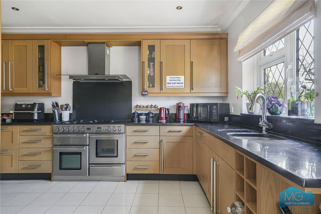 Property photo 2 of 26 Picture No. 49