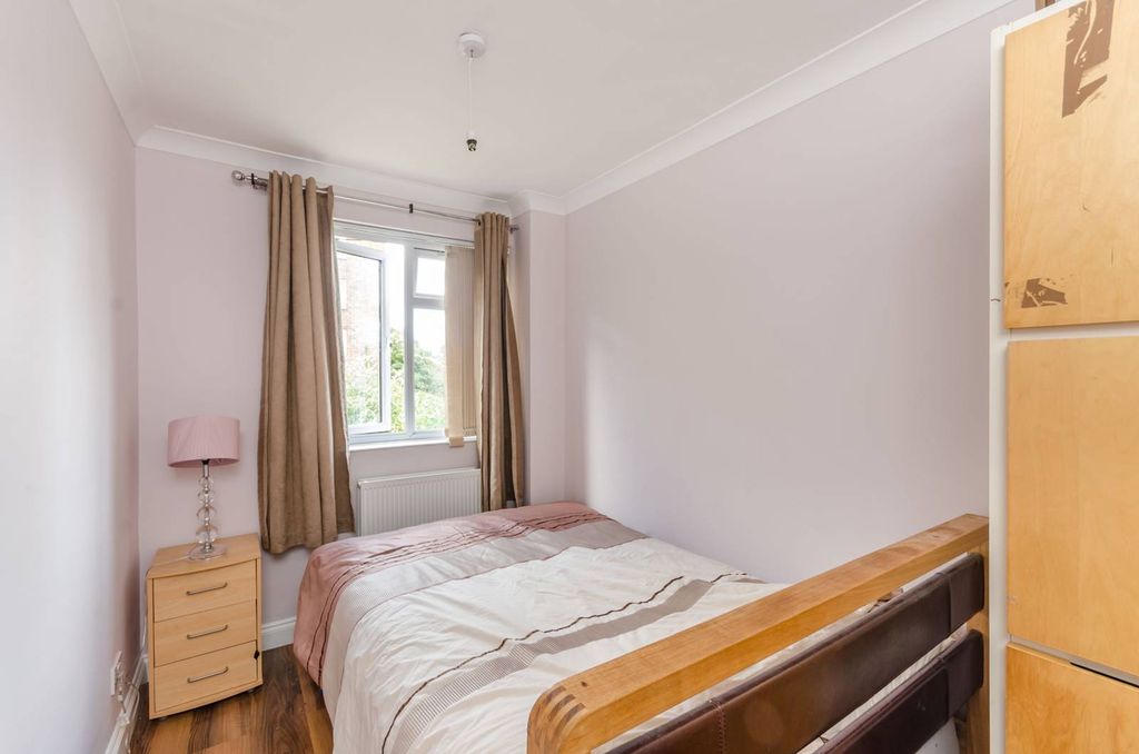 Property photo 3 of 4