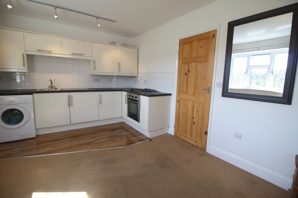 Property photo 3 of 9 999872