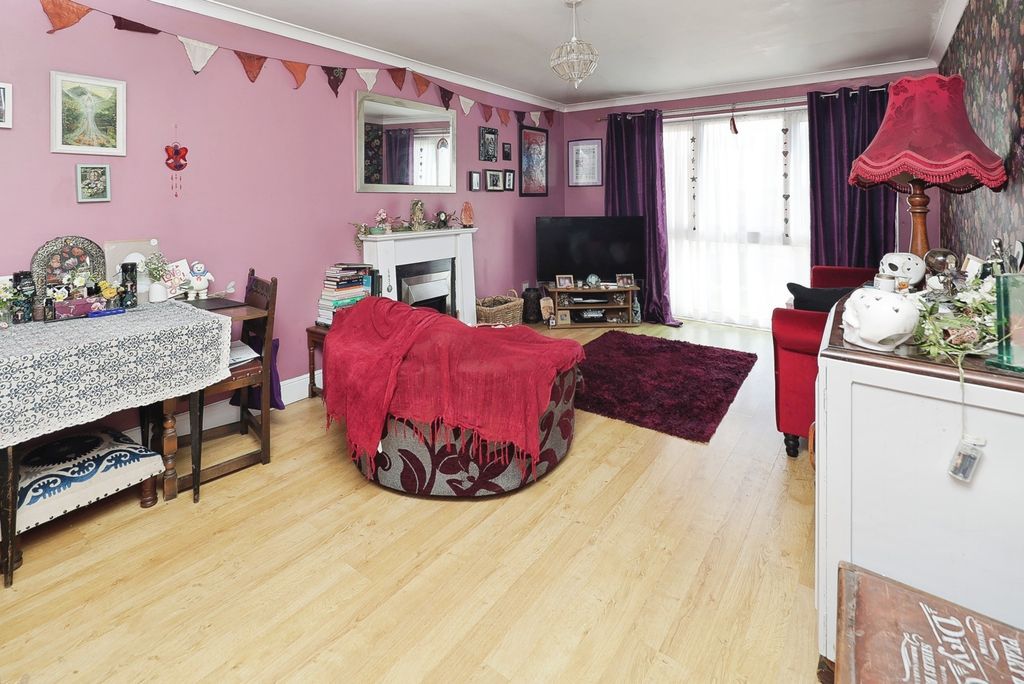 Property photo 2 of 15 Photo