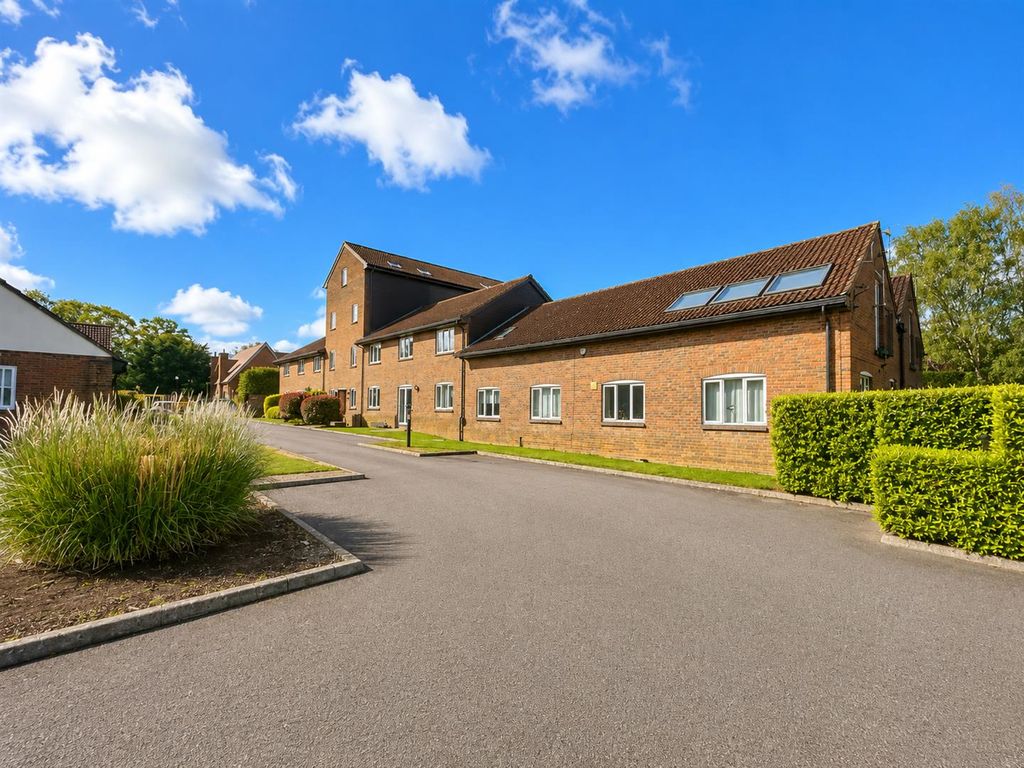 Property photo 1 of 19 Addf1D46-D54F-471B-957E-025215D33Bc5.Png