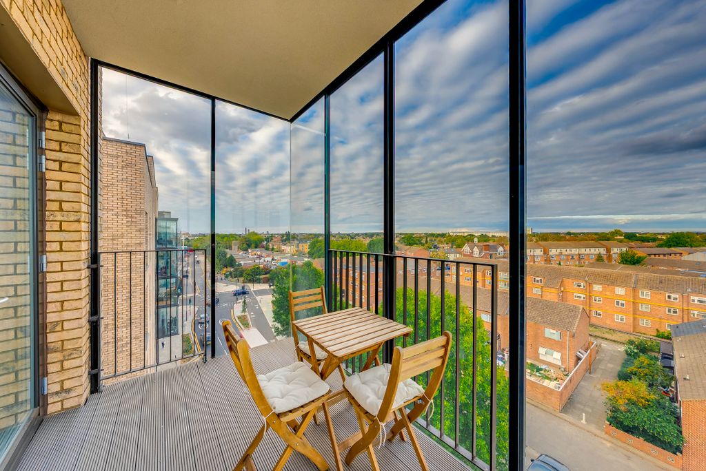 Property photo 2 of 40 A7S09391Hdr