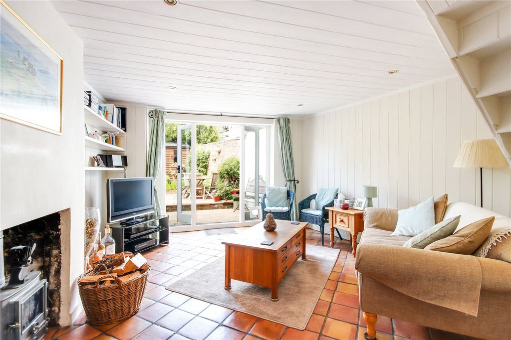 Property photo 2 of 12 Sitting Room