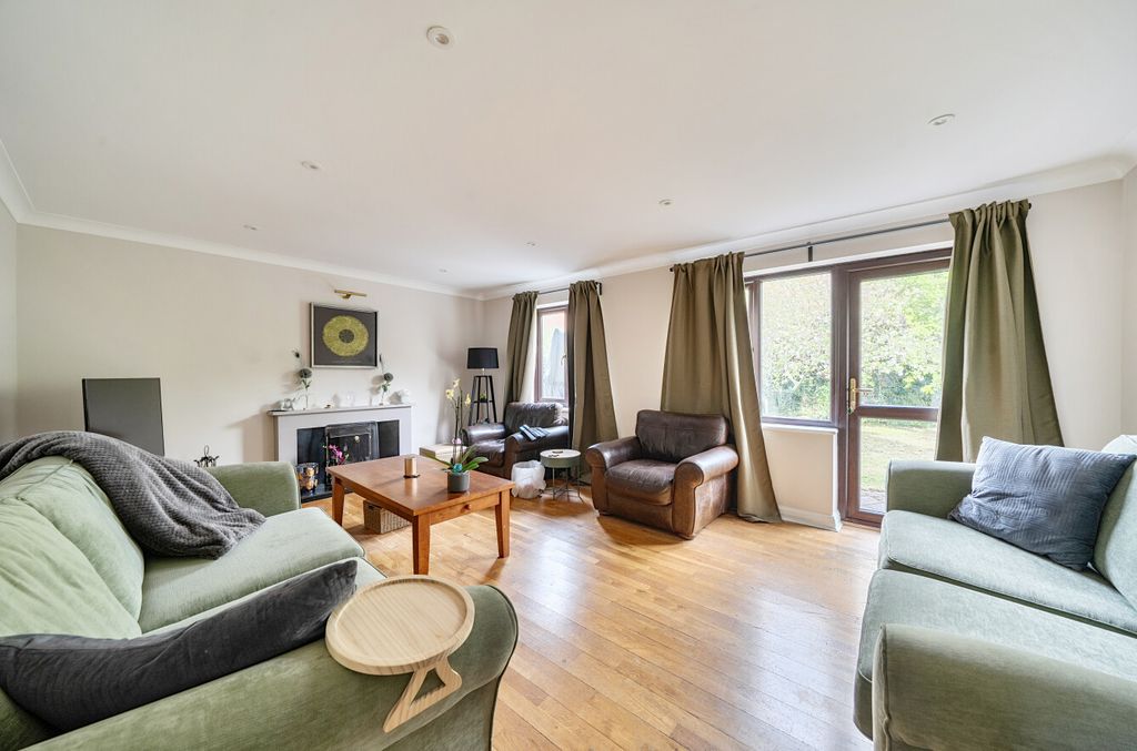 Property photo 3 of 16 1438428-6-69E1209...