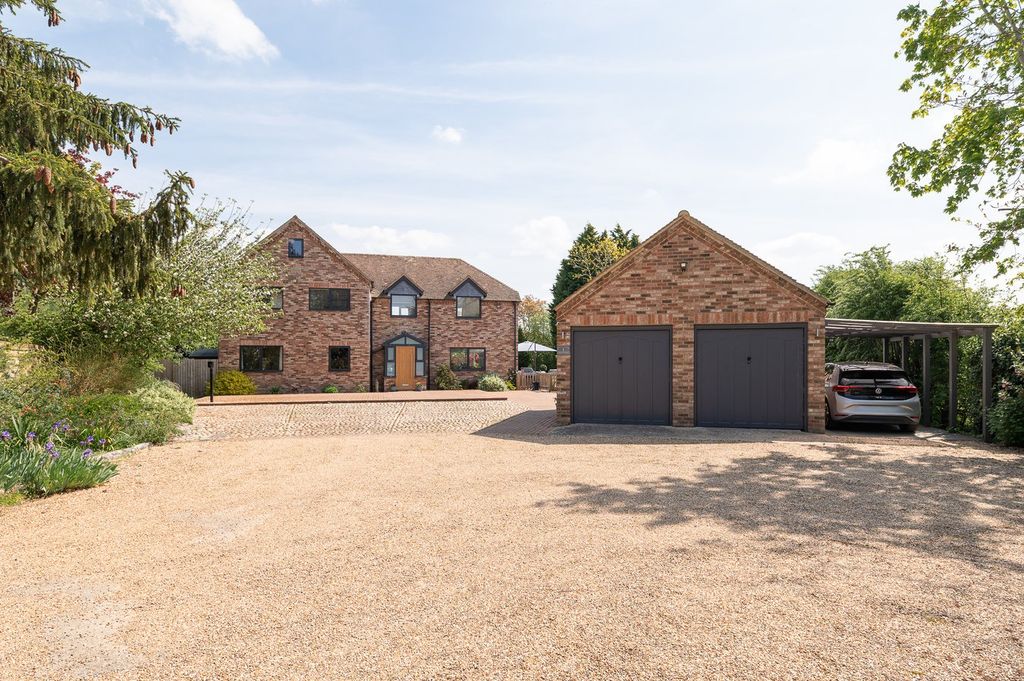Property photo 1 of 42