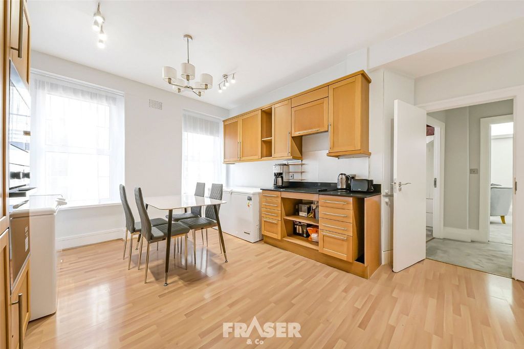 Property photo 3 of 15 Picture No. 05