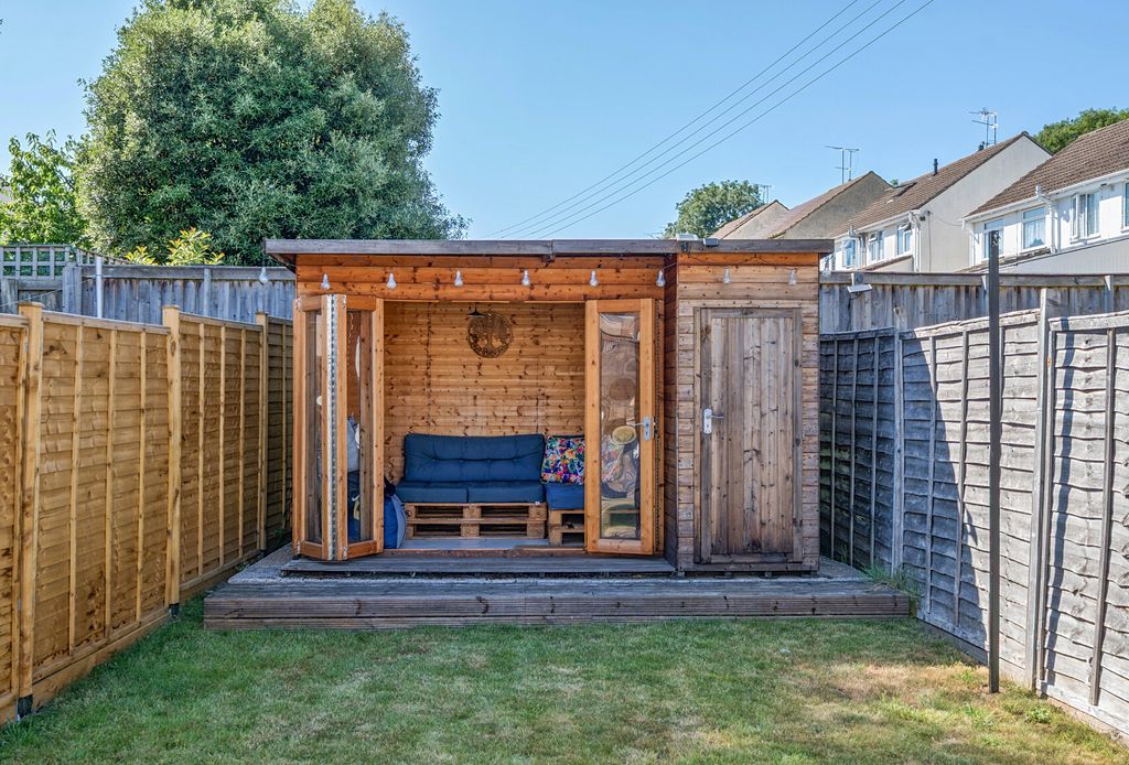 Property photo 1 of 23 1324590-12-686Fdd...
