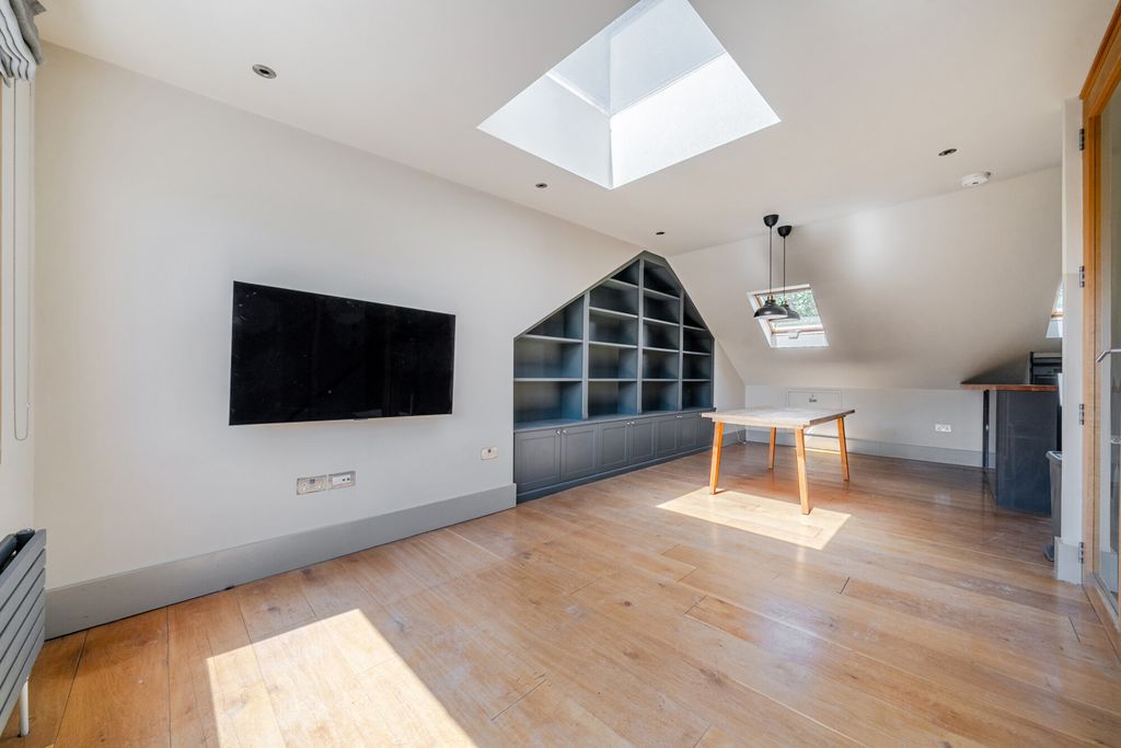 Property photo 3 of 14 1487926-8-6A4Cf50...