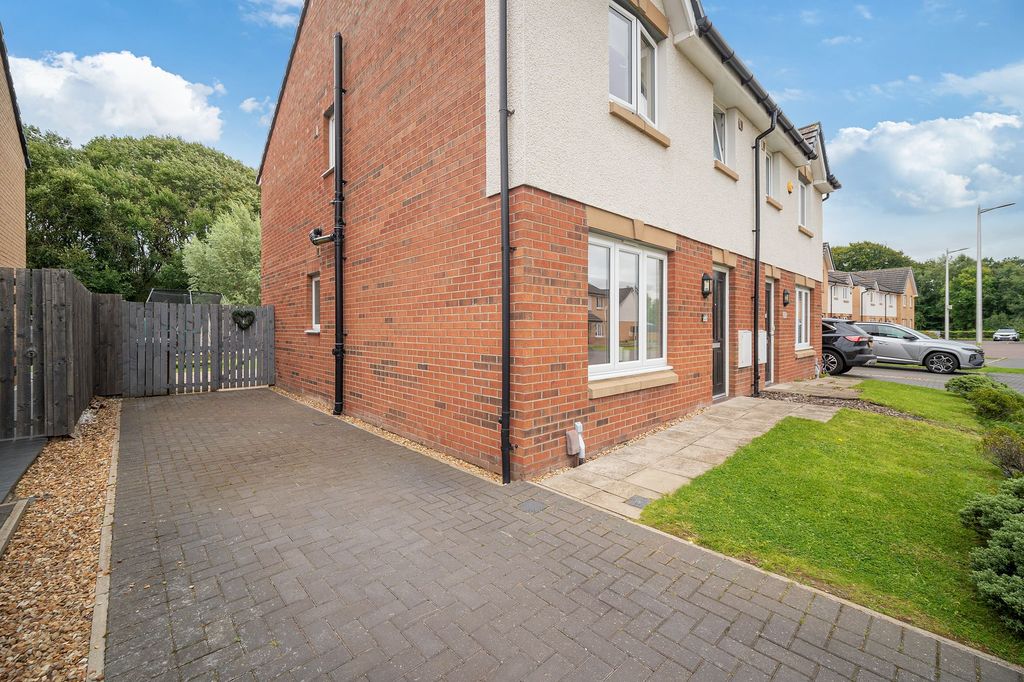 Property photo 2 of 23