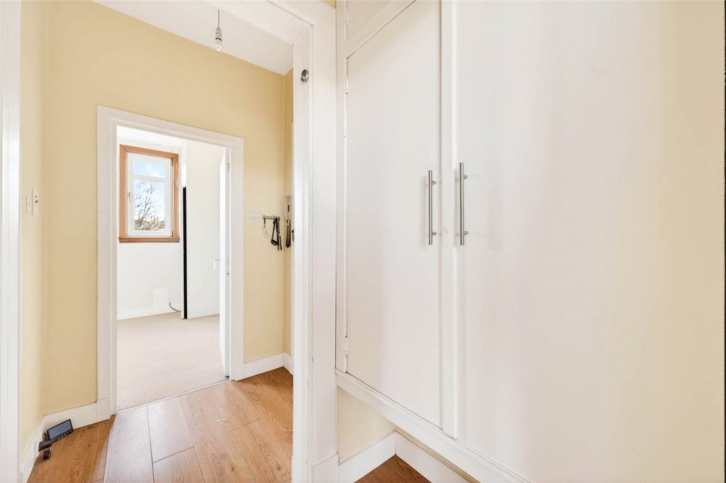 Property photo 3 of 14 24 View Terrace 3