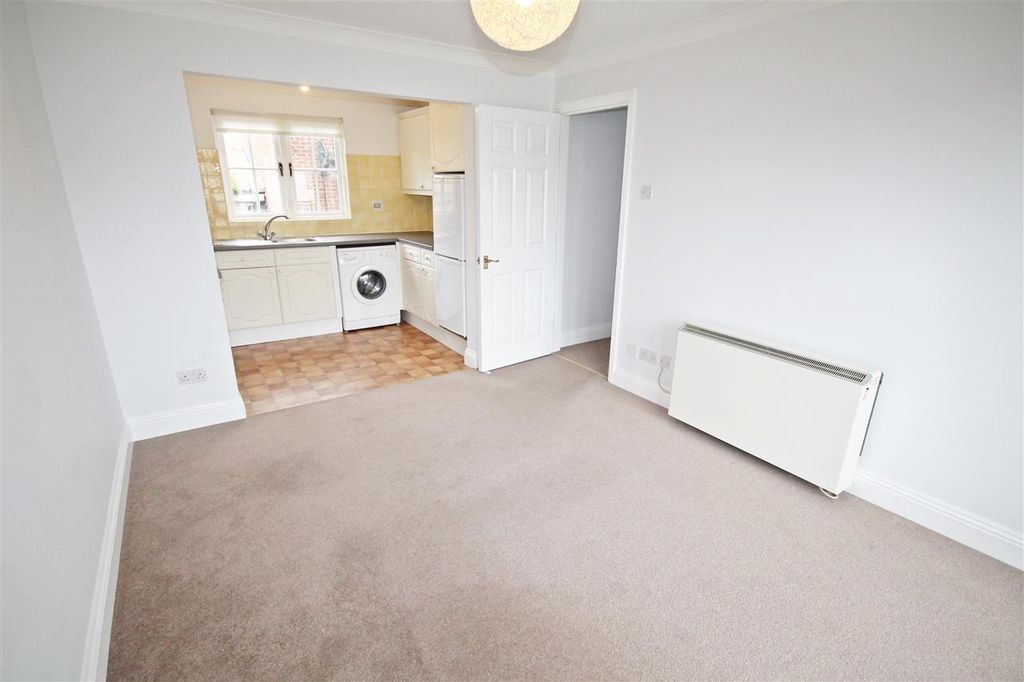 Property photo 3 of 6