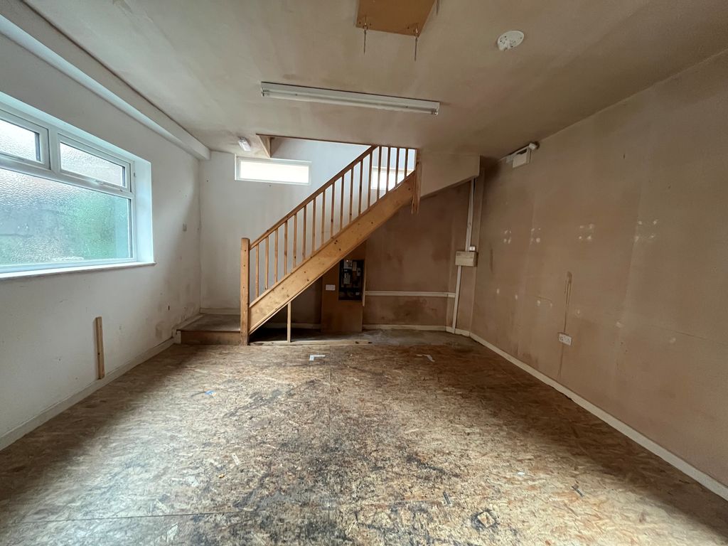 Property photo 2 of 4