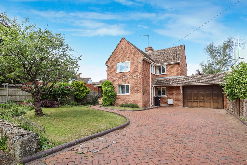 Property photo 1 of 27