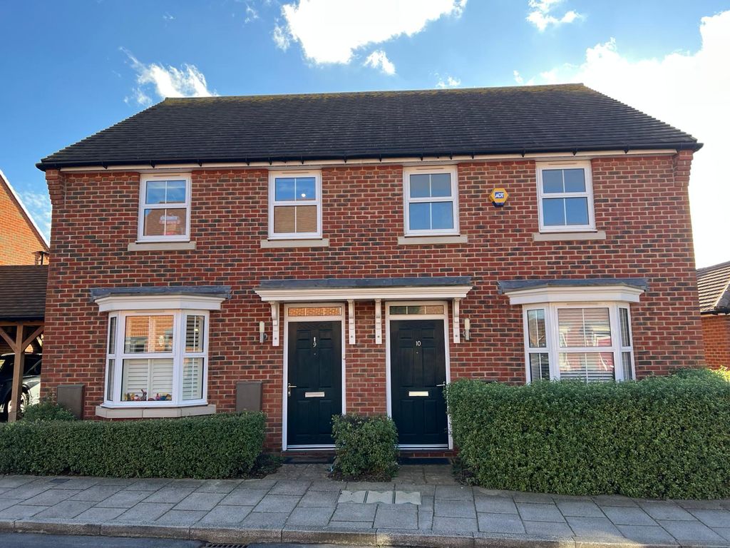 Property photo 1 of 19 Front