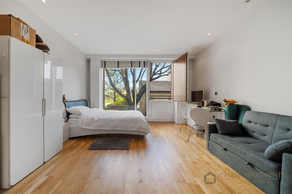 Property photo 1 of 11 Cubitt Building Sw1W 8Ql-2.Jpg