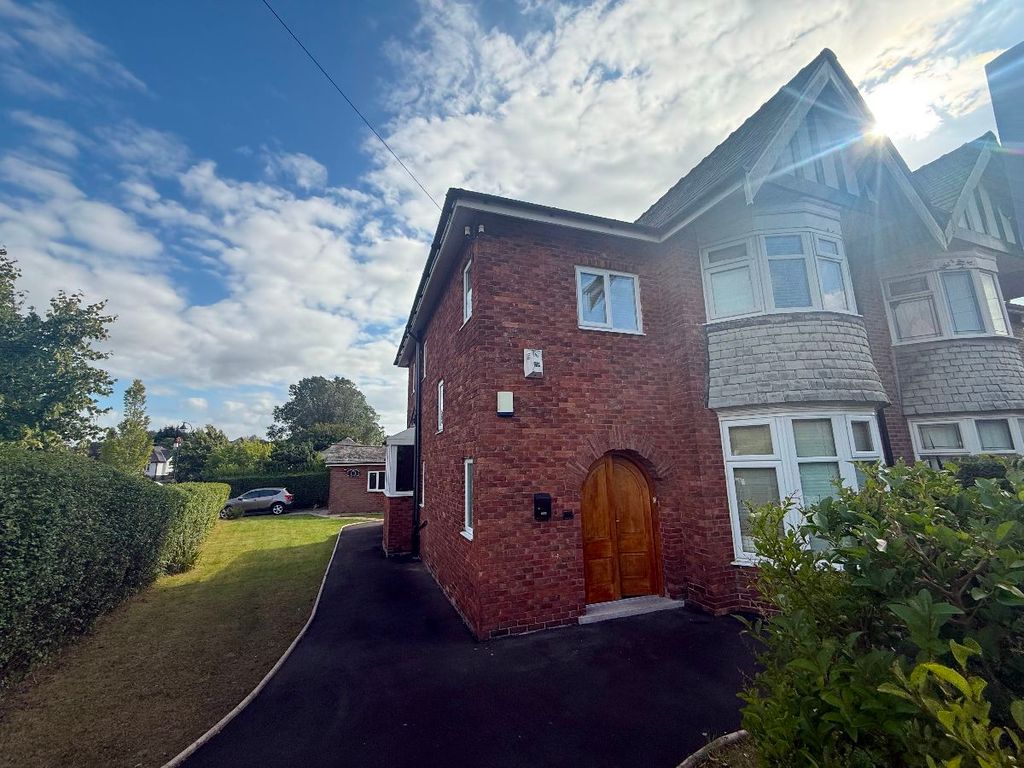 Property photo 2 of 39