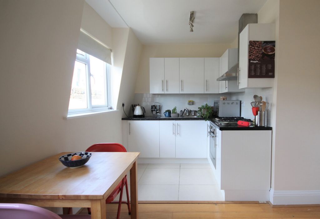Property photo 2 of 8 Kitchen