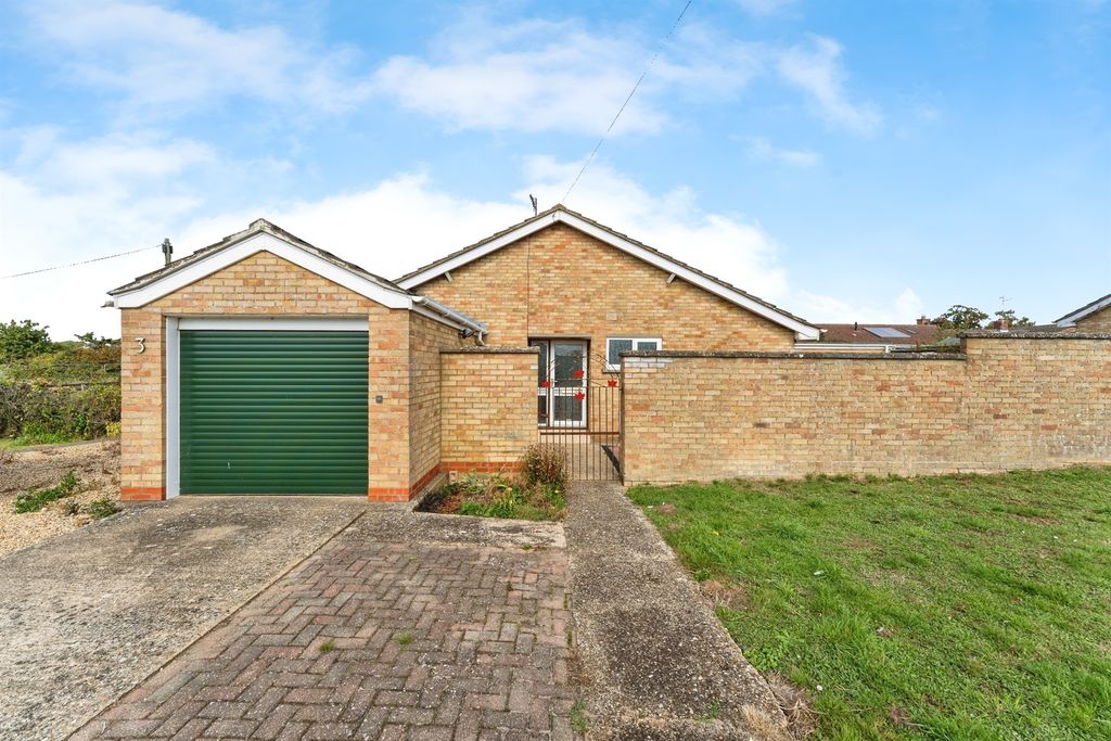 Property photo 2 of 17