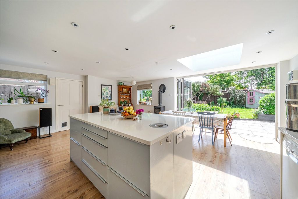 Property photo 2 of 18 Picture No. 07