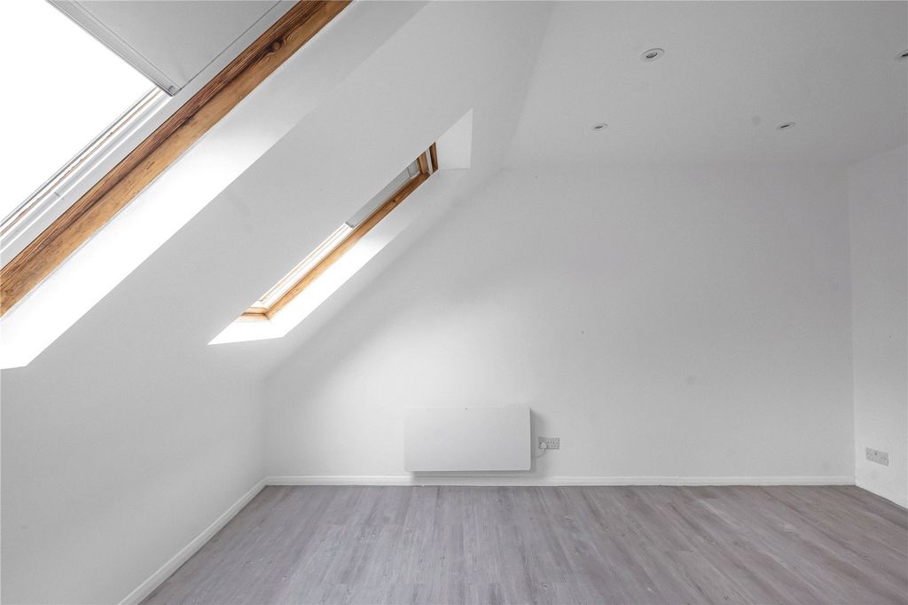 Property photo 3 of 8 Picture No. 06