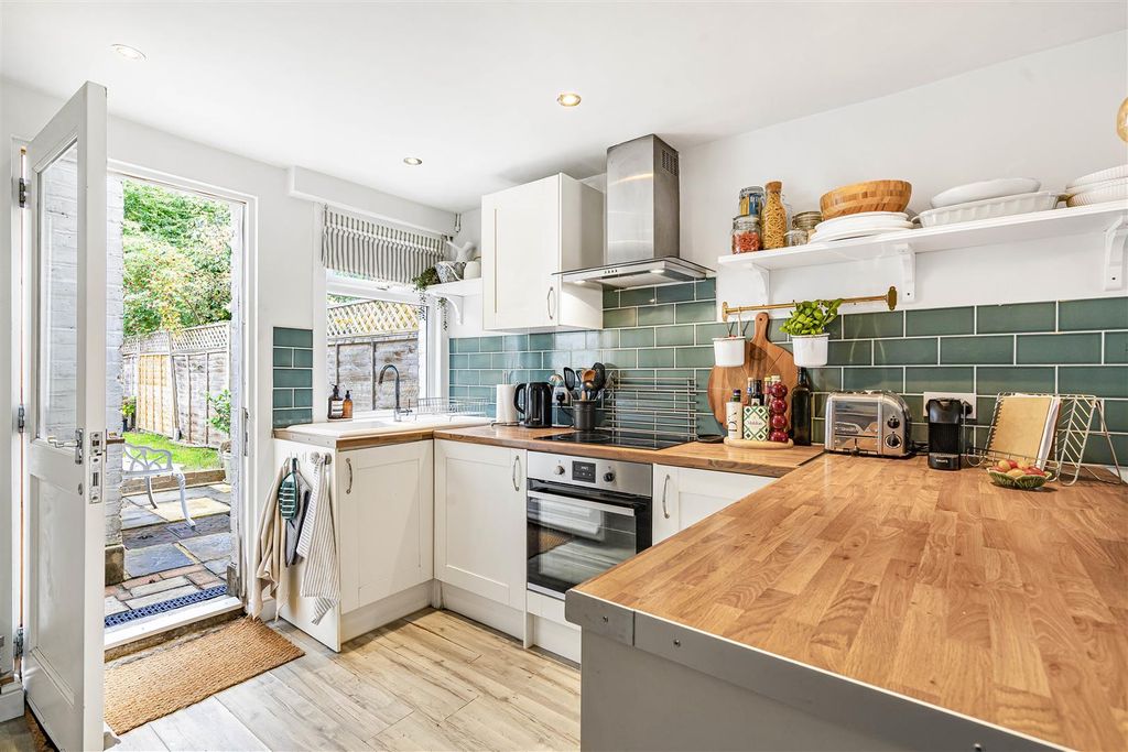 Property photo 3 of 13