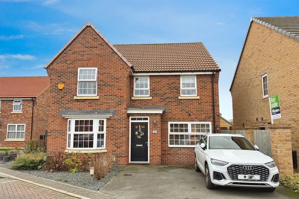 Property photo 1 of 21 Front External