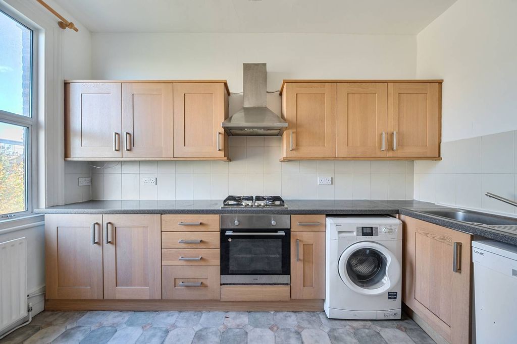 Property photo 2 of 9