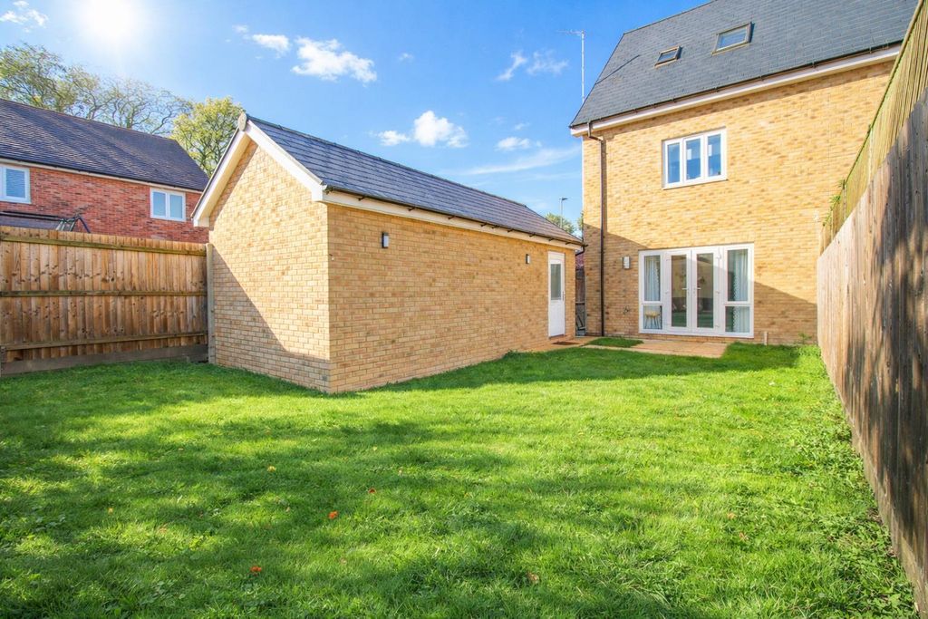 Property photo 3 of 17 Img_1004.Png