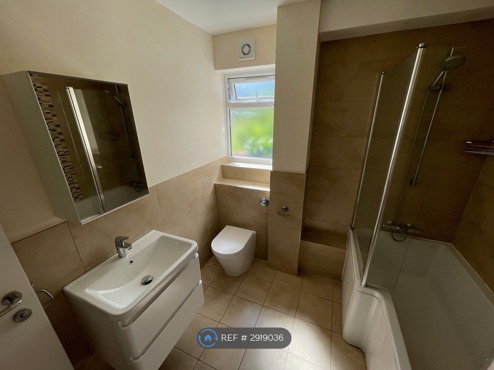 Property photo 3 of 7 Bathroom